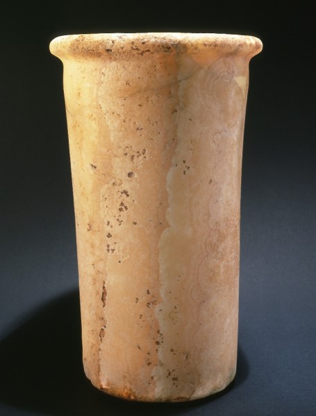Cylinder Vessel with Distinct Rim