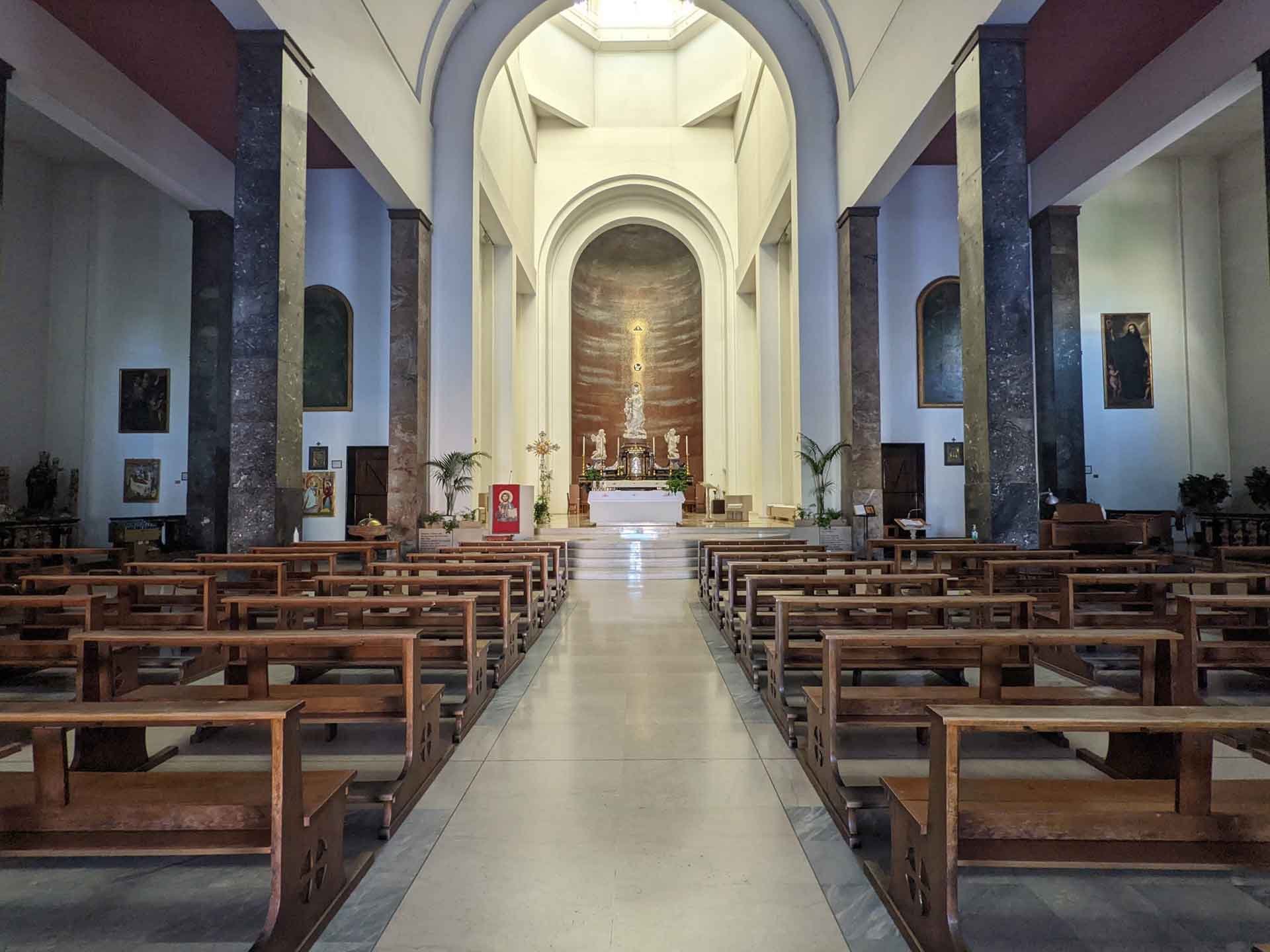 interno della Parrocchia di Santa Maria Nascente in Paderno