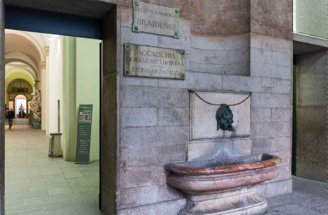 06 - Bookshop e fontana 