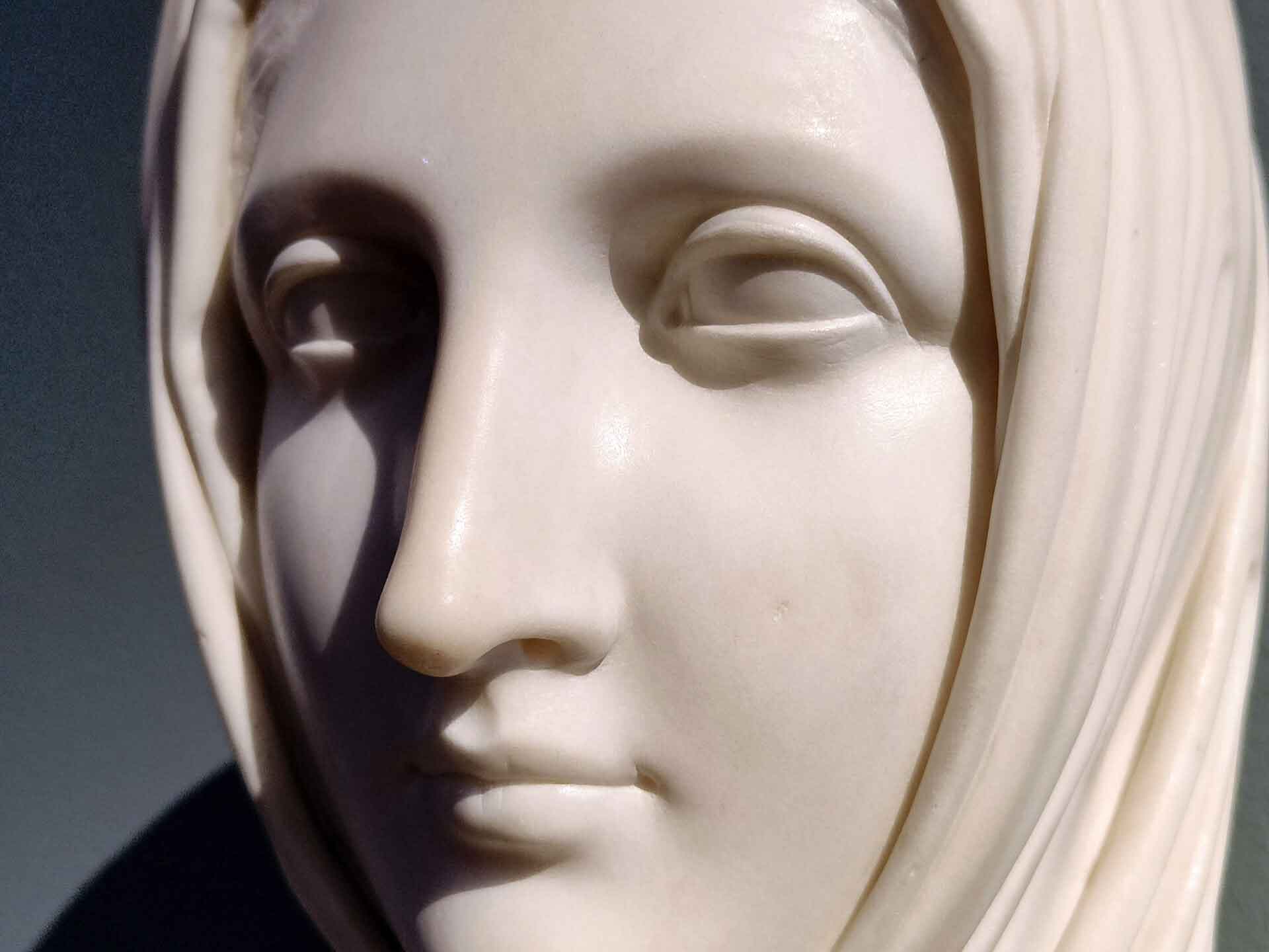 Canova Vestale
