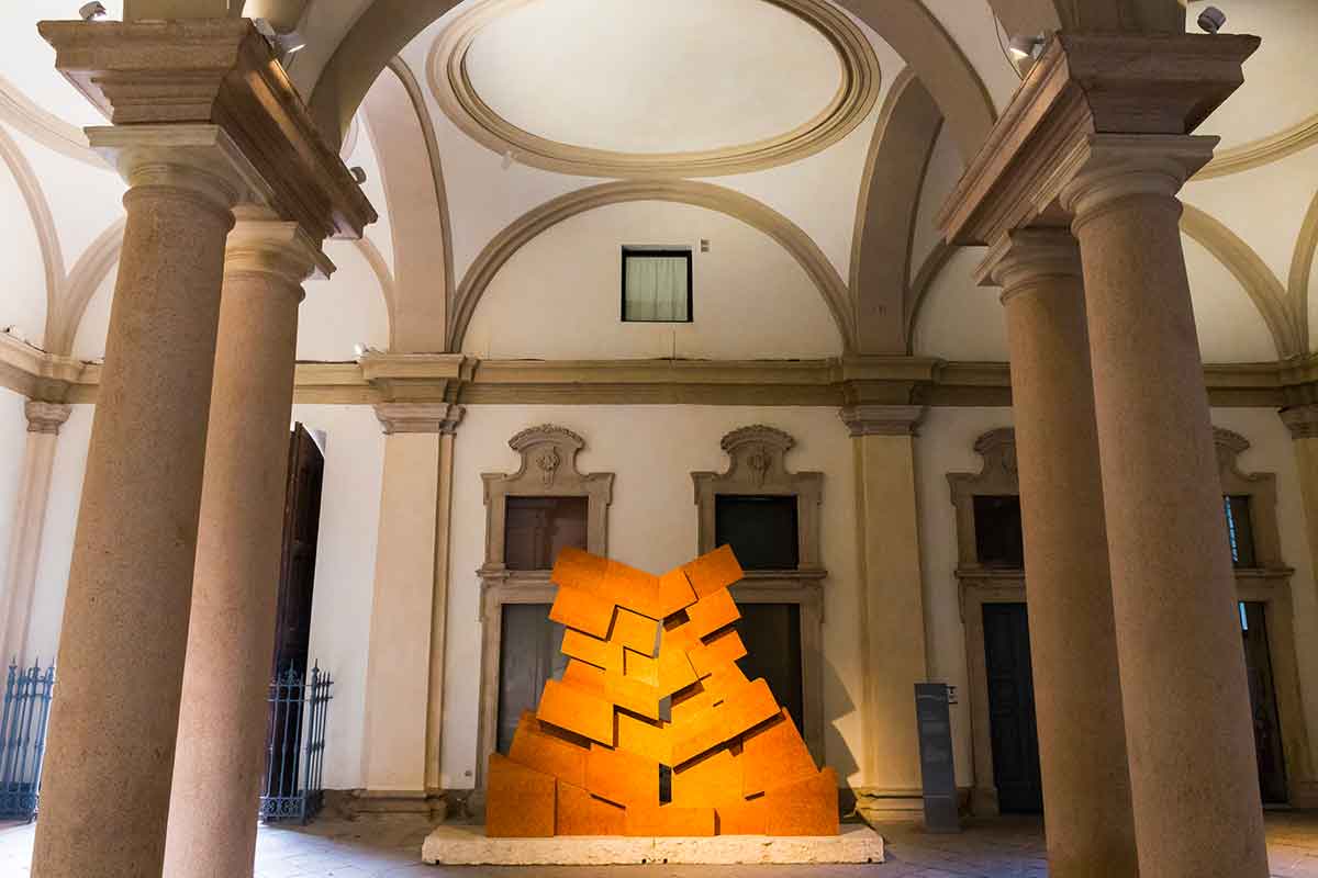 18 - Atrio dei Gesuiti, piazzetta Brera e corridoio dei gessi 