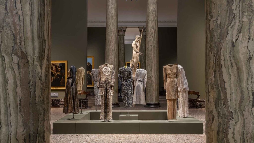 Catalogo della mostra “Giorgio Armani. Milano per amore”